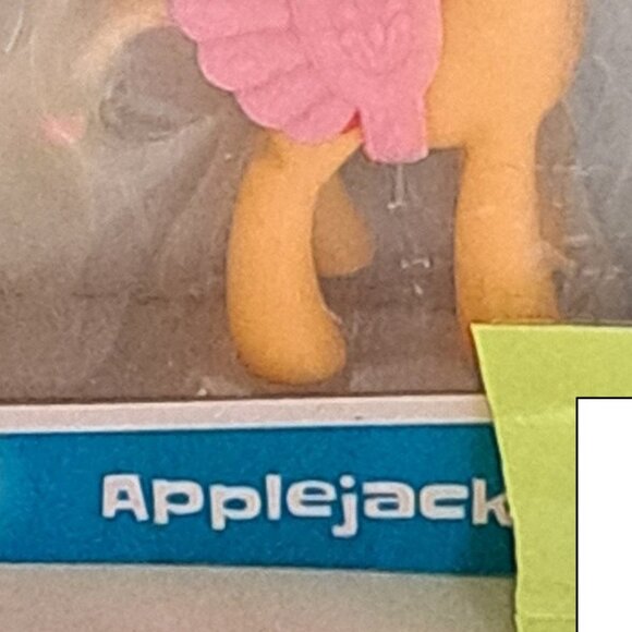 NIB new in box my little pony g4 fim Applejack with saddle, hat and apple basket - Picture 3 of 4